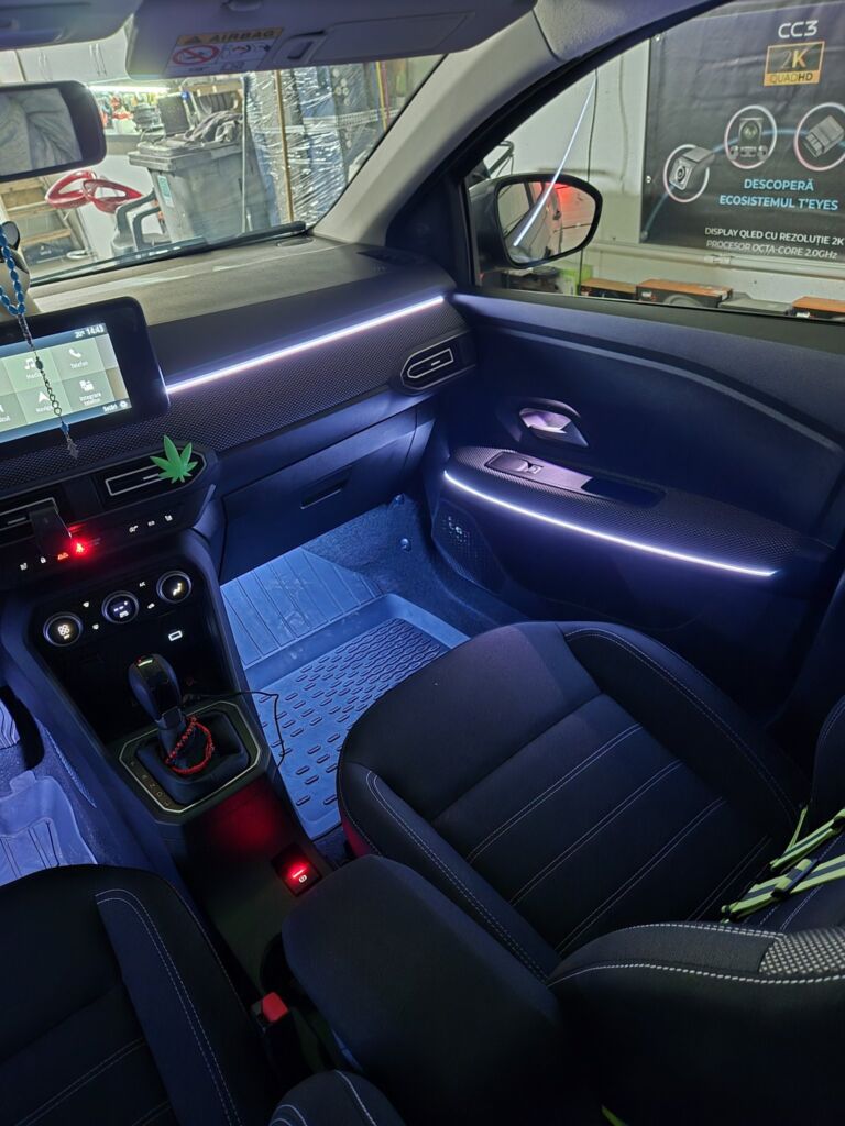 https://cslgarage.ro/stuff-to-watch/uploads/2024/06/dacia-logan-3-lumini-ambientale-17-scaled.jpg – poza 17
