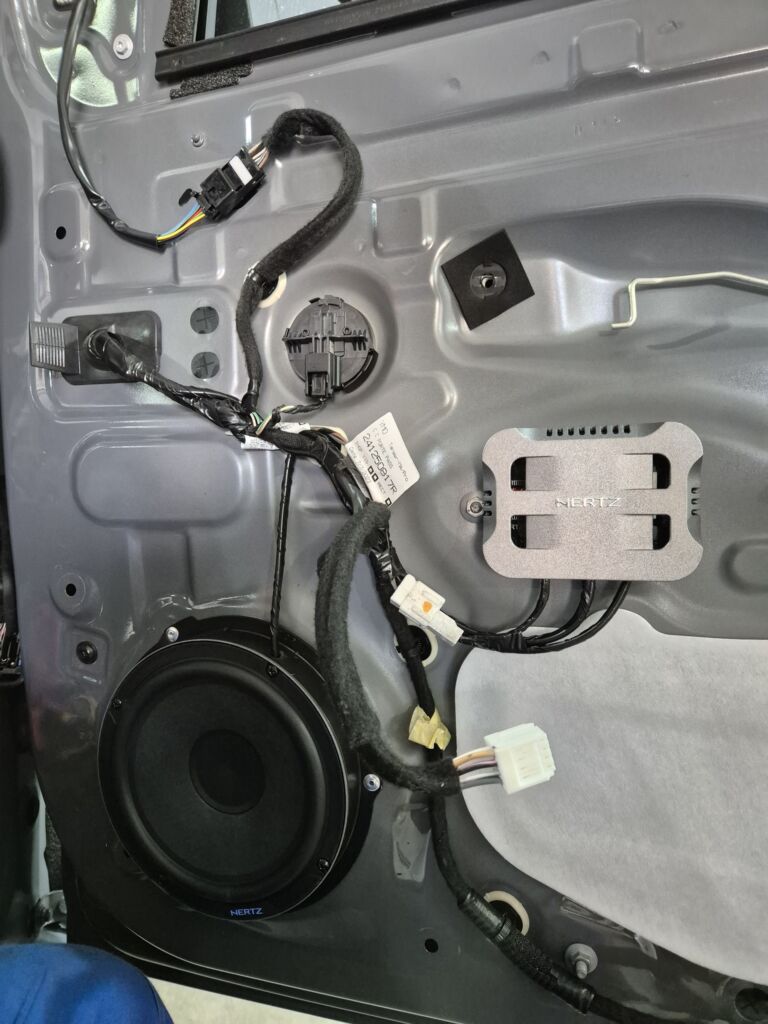 https://cslgarage.ro/stuff-to-watch/uploads/2024/06/dacia-logan-3-sistem-audio-4-scaled.jpg – poza 4