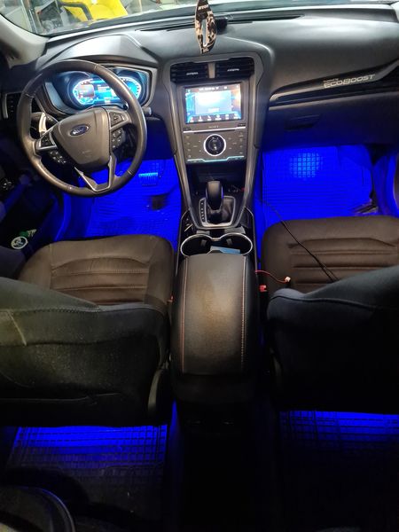 Ford Mondeo 5 lumini ambientale la picioare