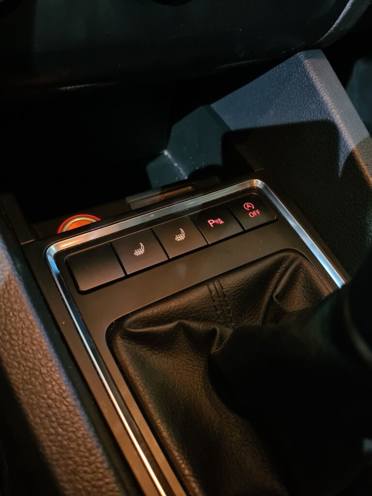 https://cslgarage.ro/stuff-to-watch/uploads/2024/06/volkswagen-jetta-incalzire-in-scaune-1-scaled.jpg – poza 1