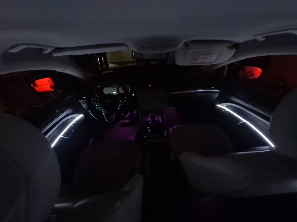 https://cslgarage.ro/stuff-to-watch/uploads/2024/07/ford-mondeo-5-navigatie-si-lumini-ambientale-9-scaled.jpg – poza 9