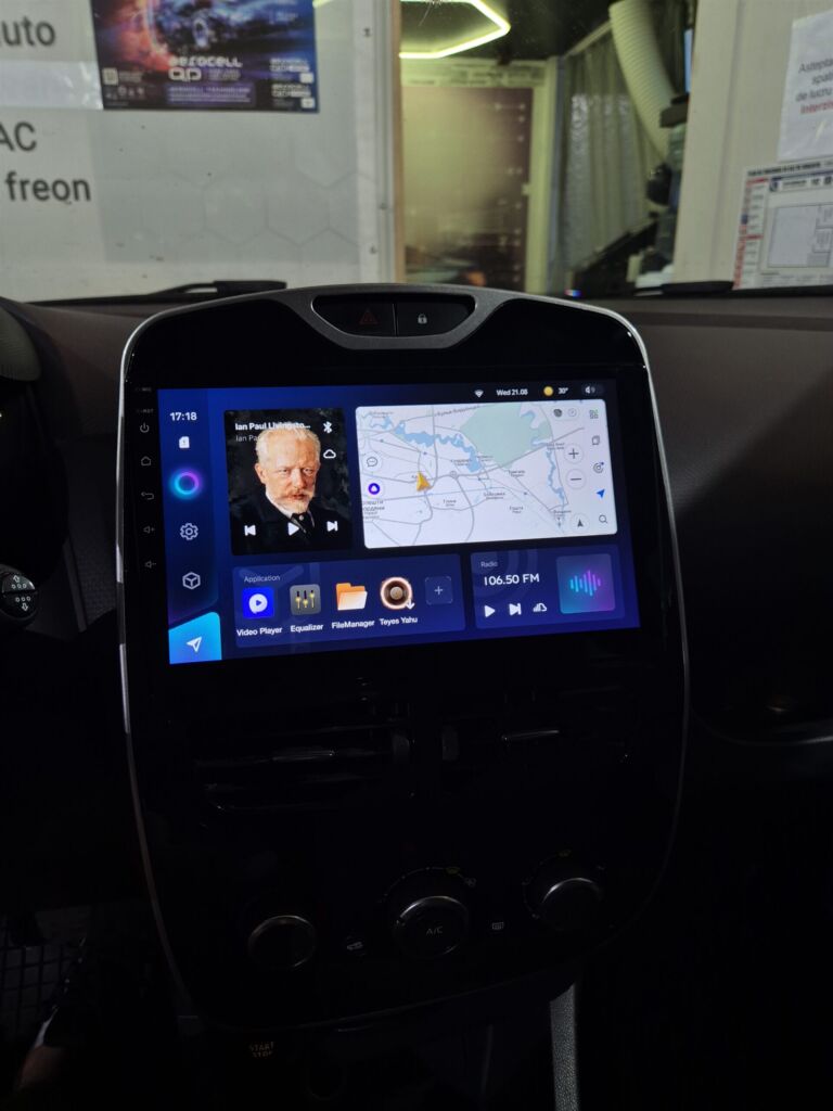 Renault Clio 4 navigație și cameră DVR