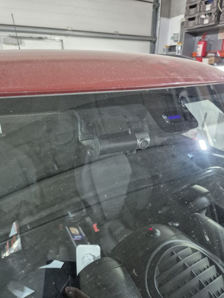 https://cslgarage.ro/stuff-to-watch/uploads/2025/01/mini-cooper-camera-dvr-3-scaled.jpg – poza 3