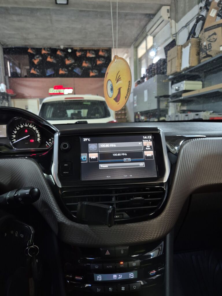 https://cslgarage.ro/stuff-to-watch/uploads/2025/10/peugeot-2008-camera-dvr-4-scaled.jpg – poza 4