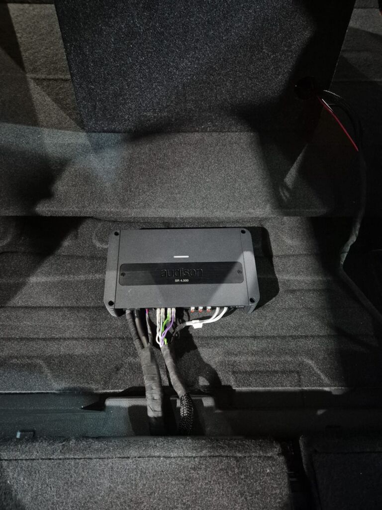 https://cslgarage.ro/stuff-to-watch/uploads/2026/01/volkswagen-passat-sistem-audio-8-scaled.jpeg – poza 8