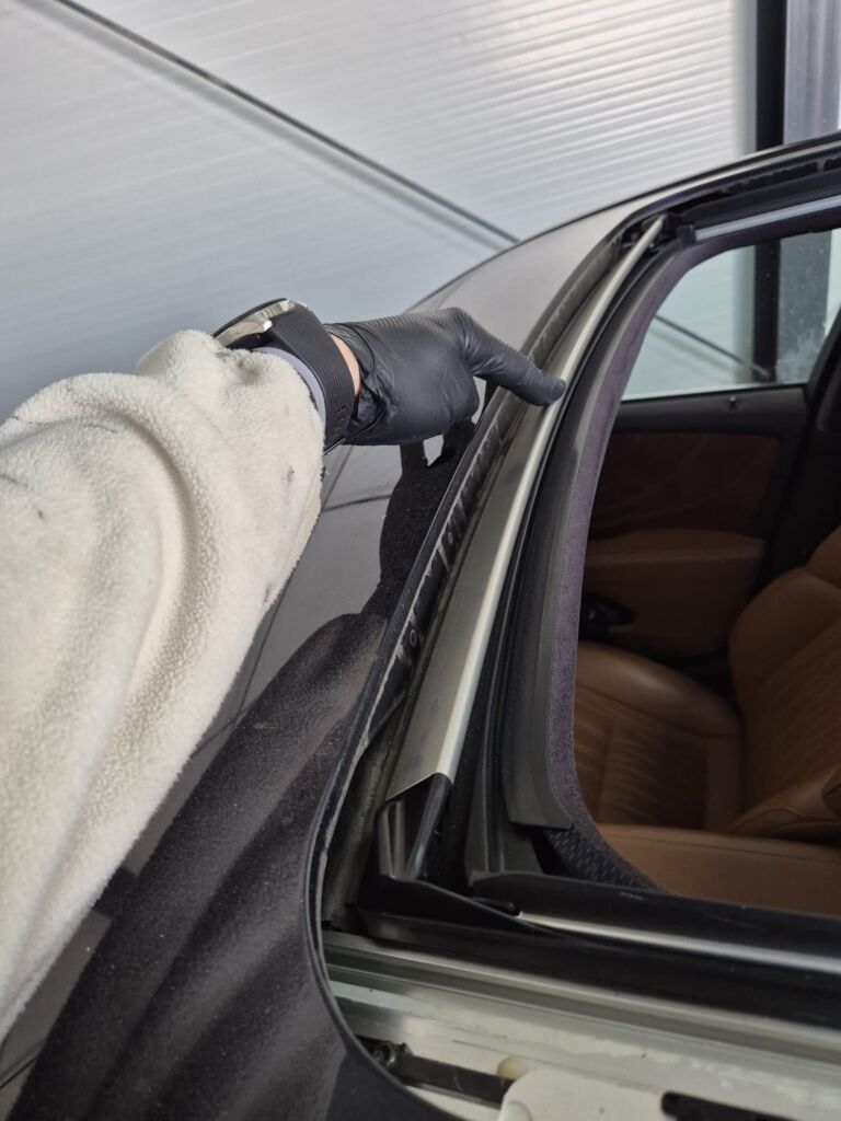 https://cslgarage.ro/stuff-to-watch/uploads/2026/05/lexus-ls-mentenanta-trapa-4-scaled.jpeg – poza 4