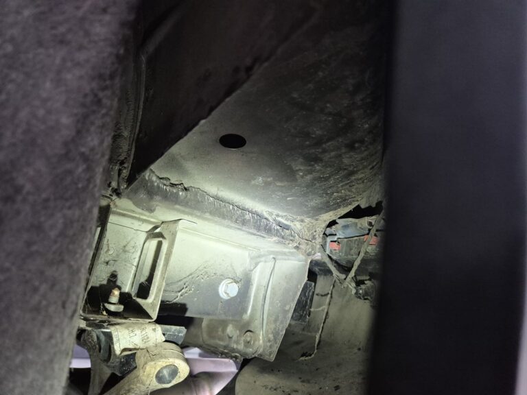 Volkswagen Tiguan mentenanță trapă: infiltrații de apă – CSL Garage
